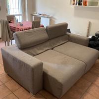 Divano 3 posti con chaise longue  e poggiatesta