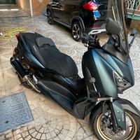 Yamaha XMAX 300 Tech Max – Full Optional Akrapovic
