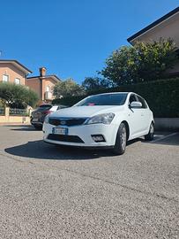 Kia Ceed 1.4 Benzina 2010 NEOPATENTATI 