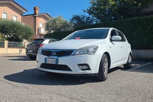 Kia Ceed 1.4 Benzina 2010 NEOPATENTATI 