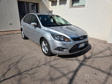 Ford Focus 1.6 Ikon 5 porte
