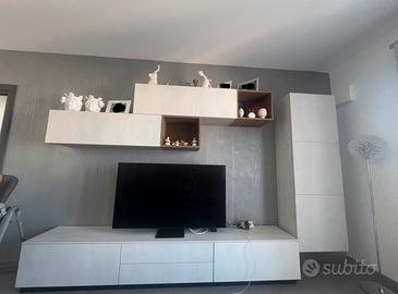 Parete attrezzata e madia scavolini