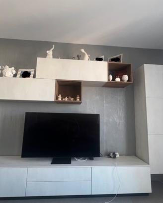 Parete attrezzata e madia scavolini