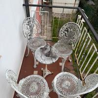 Tavolino con 4 sedie