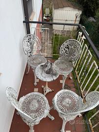 Tavolino con 4 sedie