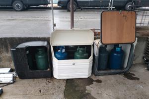 Gavoni portambombole.