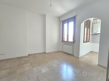 Appartamento di mq 120 con tre camere, Rif. UA/014