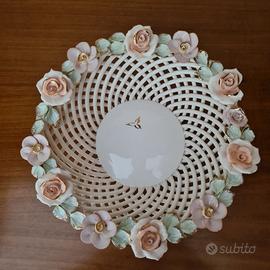 Cestino in ceramica intrecciata con fiori