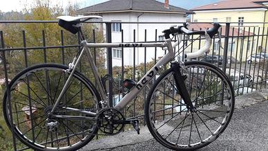 Bici da corsa Nevi titanio