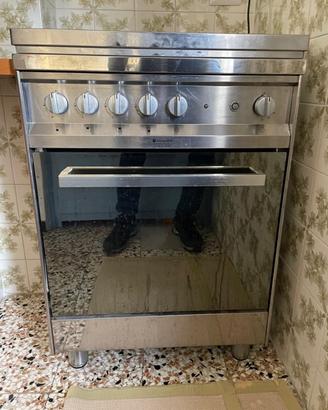 Cucina a gas Ariston Hotpoint.