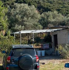 Casetta di campagna con ampio terreno