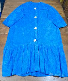 Elegante accappatoio di sartoria in spugna