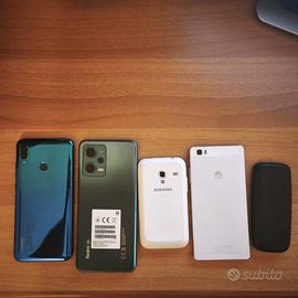 Lotto di 5 Telefoni tutti non testati