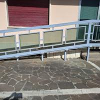 Scivolo per persone con disabilità