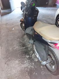 scooter scarabeo 200