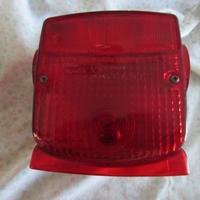 Suzuki GN 400 fanalino posteriore con minigonna