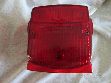 Suzuki GN 400 fanalino posteriore con minigonna