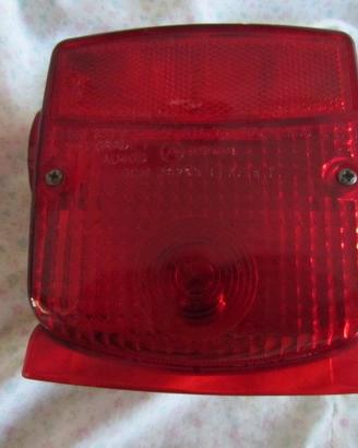 Suzuki GN 400 fanalino posteriore con minigonna