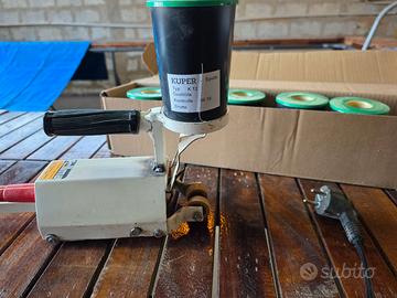 Giuntrice per impellecciatura