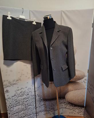 Tailleur donna elegante