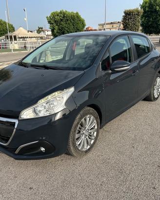 Peugeot 208 1,6 BlueHDi 75cv 5 porte Allure da vet