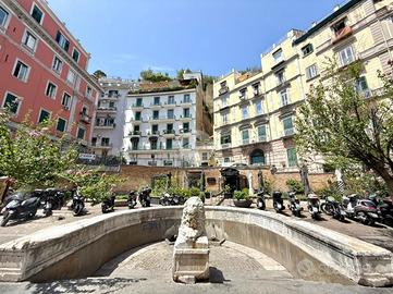 4 LOCALI A NAPOLI