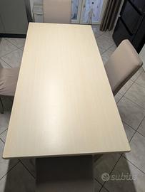 Tavolo in legno 