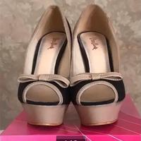 Due Eleganti paia di scarpe da Cerimonia