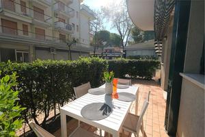 TRILO PIANO TERRA CON DOPPI SERVIZI P.ZZA AURORA 0