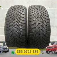 2 gomme 215/60 R17. Goodyear 4 stagioni 75%