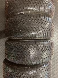 4 gomme Nokian invernali usate 225 50 17