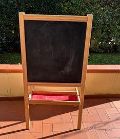 Cavalletto da pittore Ikea, con una lavagna,