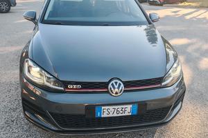 Volkswagen Golf 7.5  2.0 TDI 150 CV DSG 5p.
