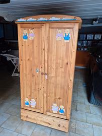Armadio IKEA in legno massello – stile rustico