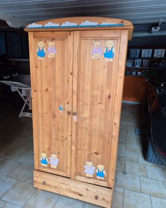 Armadio IKEA in legno massello – stile rustico