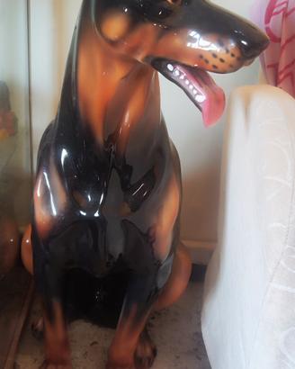 statua dobermann 