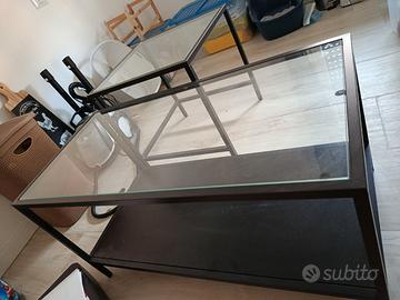 Due tavoli nero e vetro