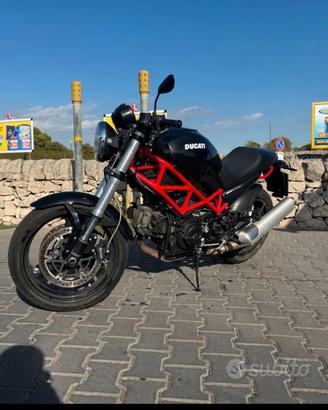 Ducati Monster 695