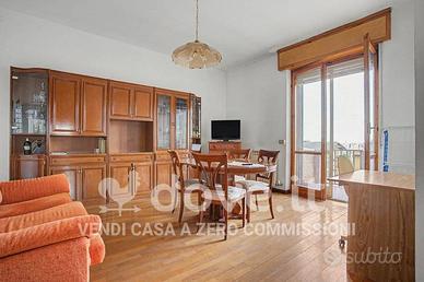 Appartamento di 140 m² con 3 locali e box auto a V