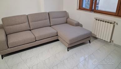 Divano con penisola color Tortora chiaro