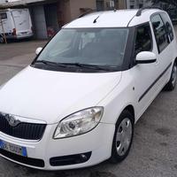 SKODA Roomster 1.4 16V Scout GPLine senza nessun