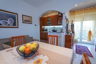 Appartamento di 85 m² con 3 locali e box auto a Fi