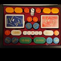 fiches da gioco con carte e dadi vintage