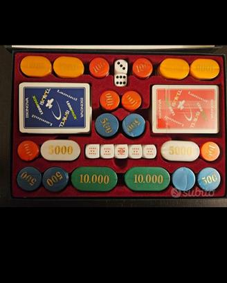 fiches da gioco con carte e dadi vintage