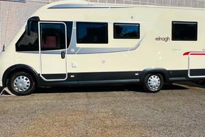 Motorhome MAGNUM 80 del 2011 letto nautico.