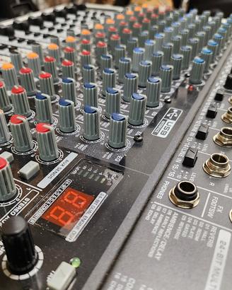 Mixer Behringer Xenyx X2222 Usb