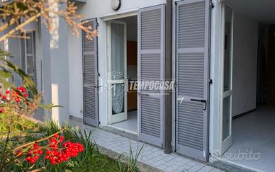 BILOCALE AMPIO CON GIARDINO