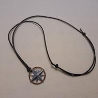 Brosway collana "Rosa dei venti" laccio nero cuoio