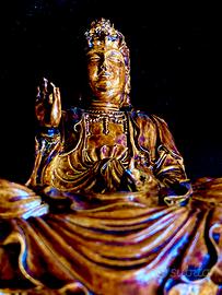 Buddha antico cinese finemente intagliato  Cina