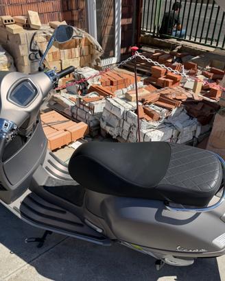 vespa gts